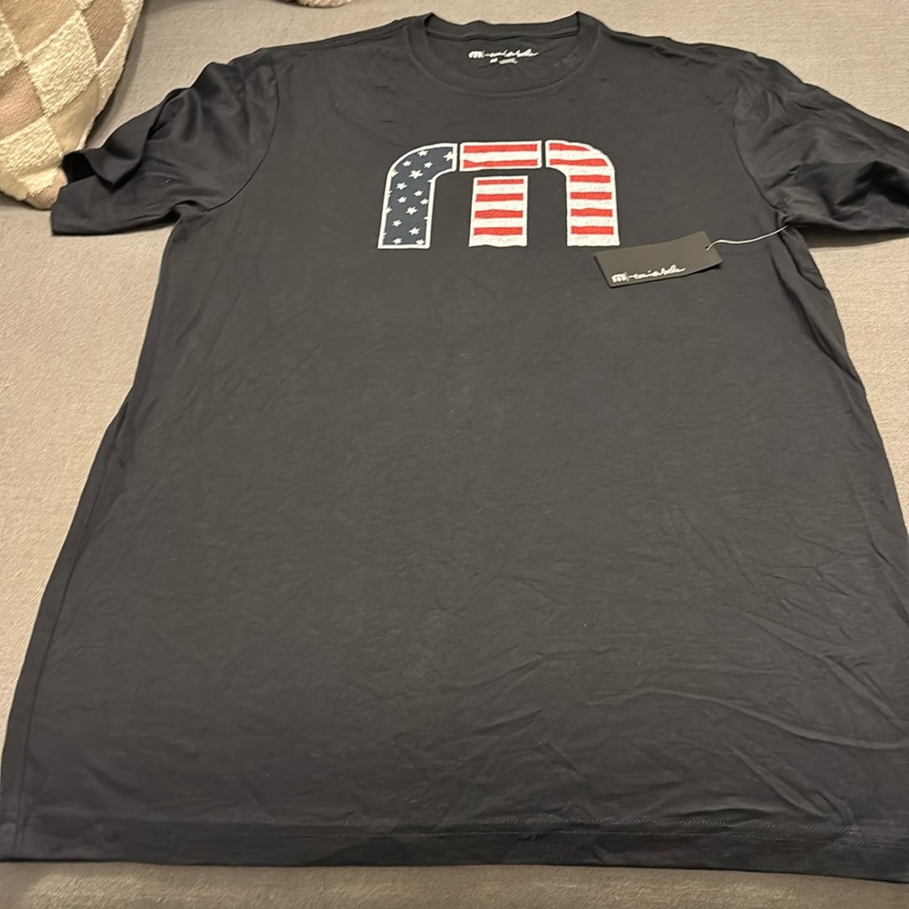 Travis Mathew T-Shirt size medium NWT
